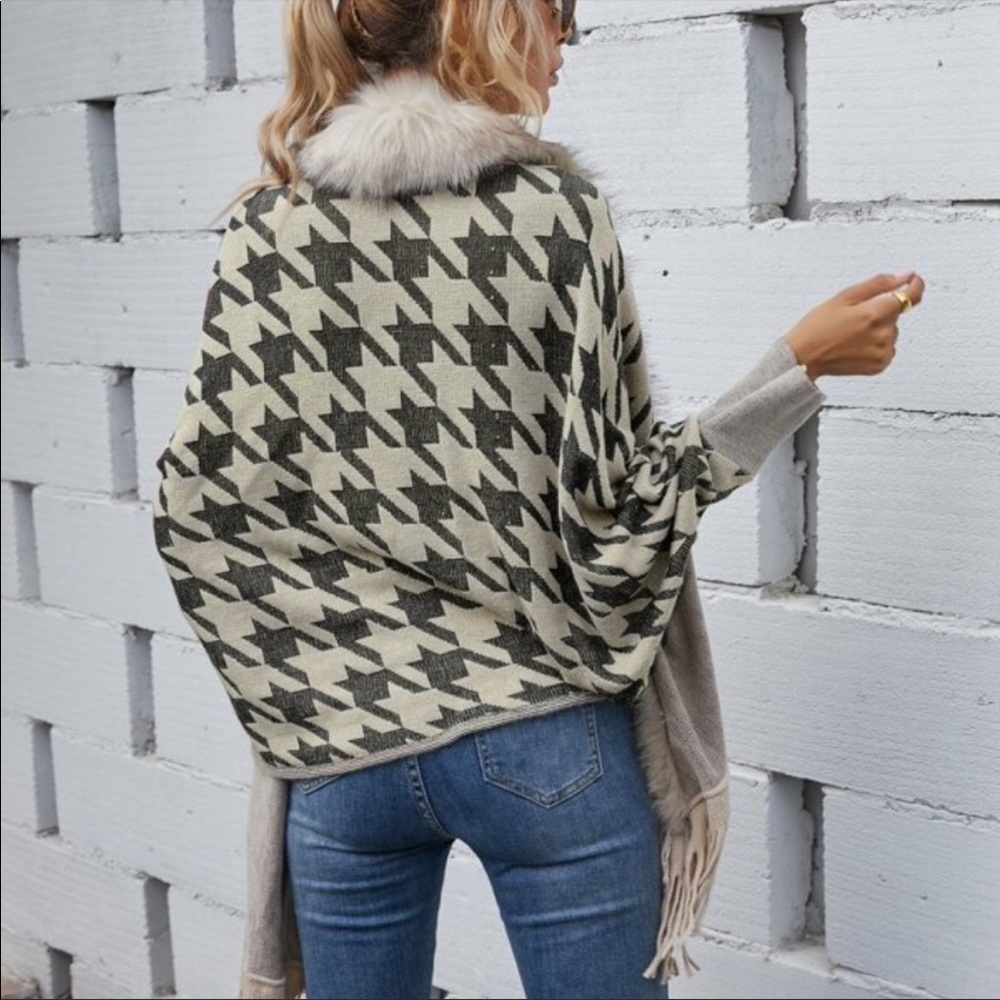 Houndstooth vegan fur tassel cardigan poncho shawl wrap - Picture 4 of 7